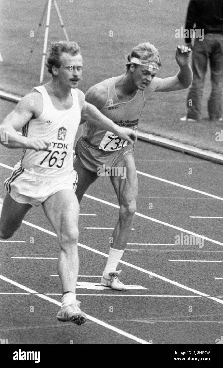 WORLD ATHLETICS CHAMPIONSHIP in Helsinki 1983 CONNY SILFVER Swedish Decathlon athlete in battle with Martin Machura Czechoslavakia at 100 m Stock Photo