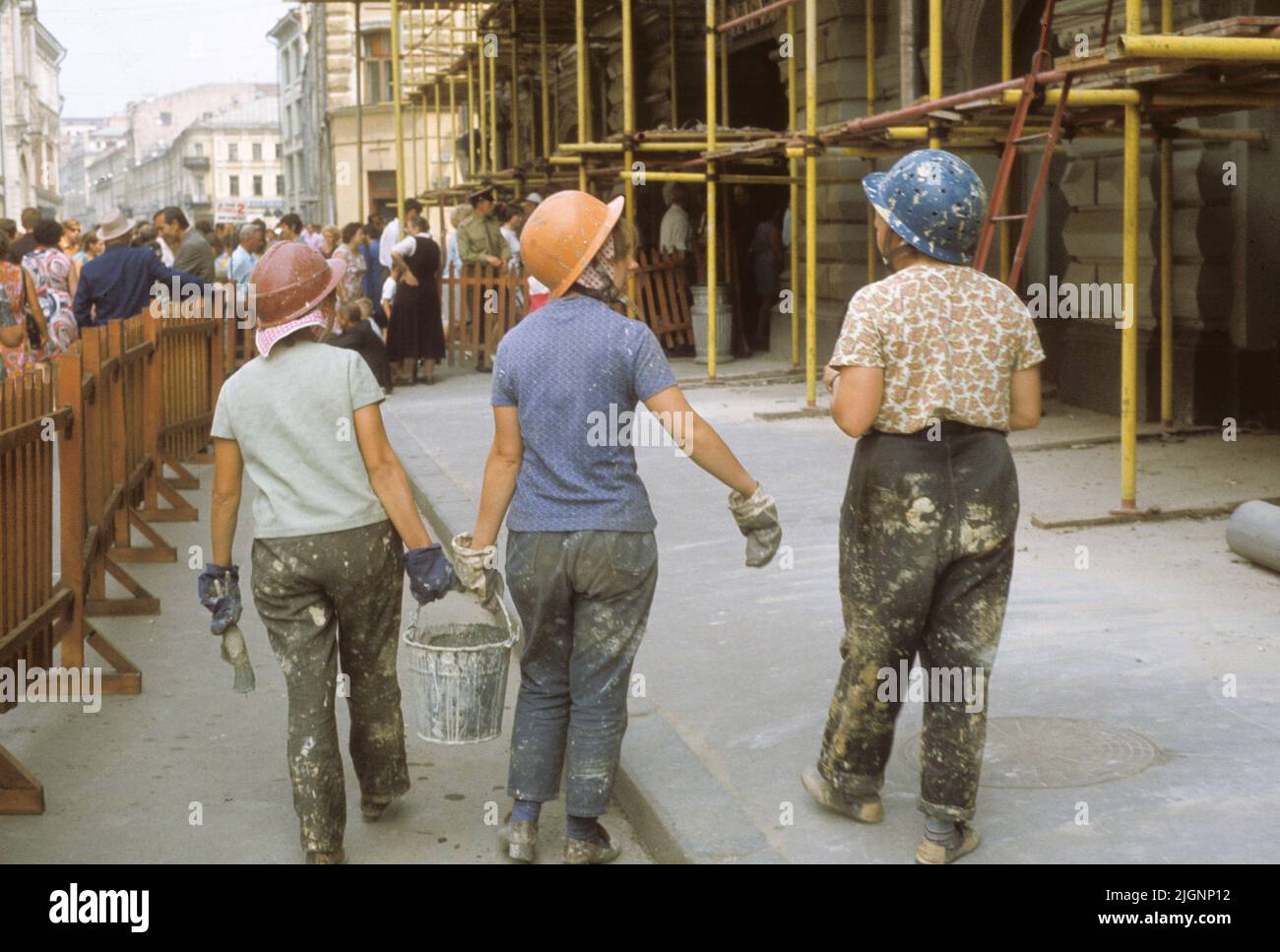 SOVIET MOSCOW Female construction workers at a construction site Stock Photo
