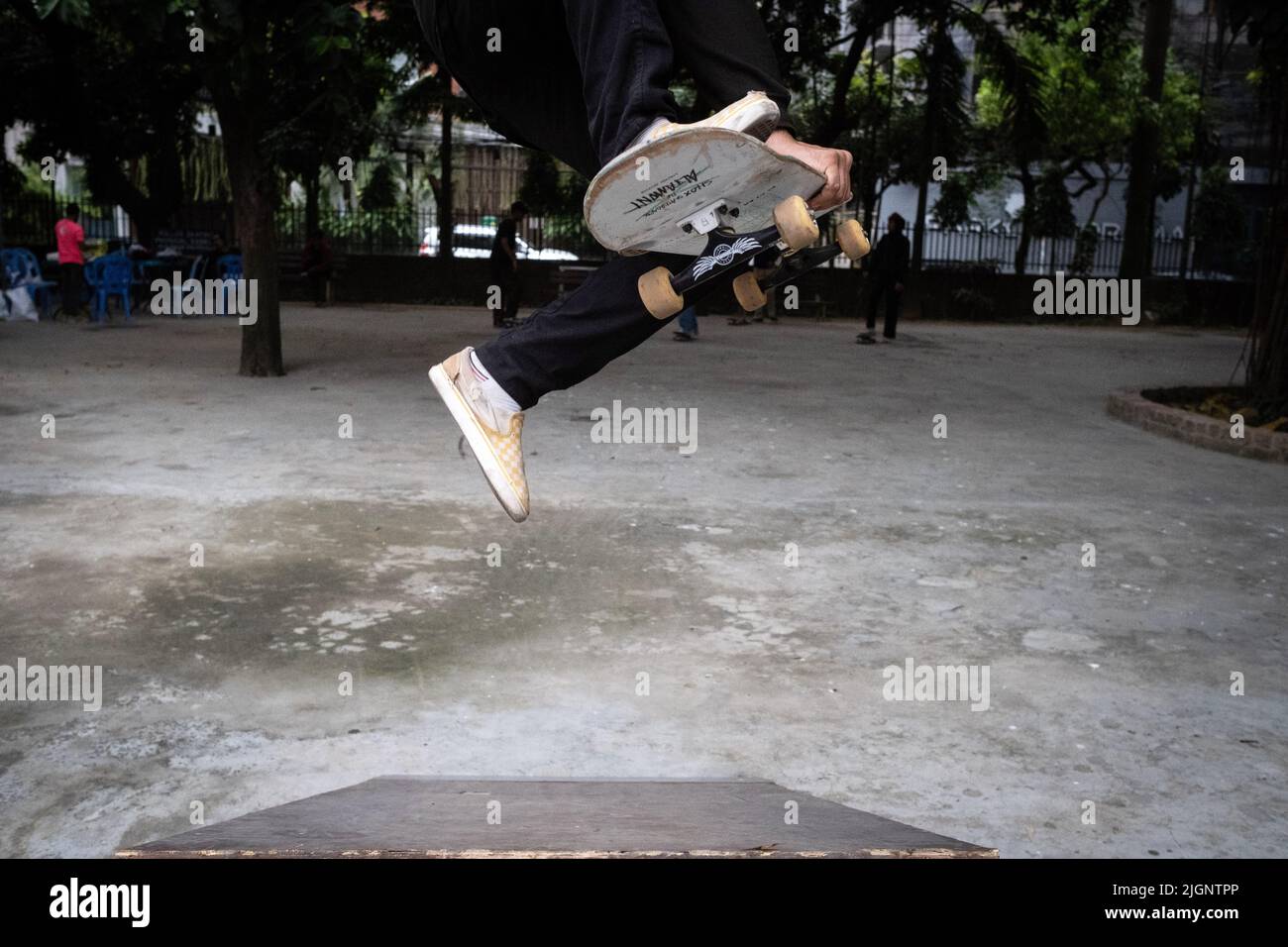 Skateboarding in bangladesh hires stock photography and images Alamy