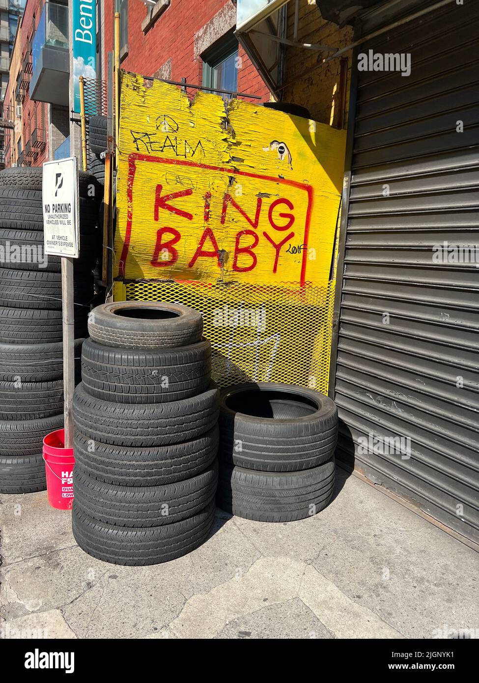 Auto tire shop in the Sunset Park neighborhood of Brooklyn, New York Stock Photo Alamy