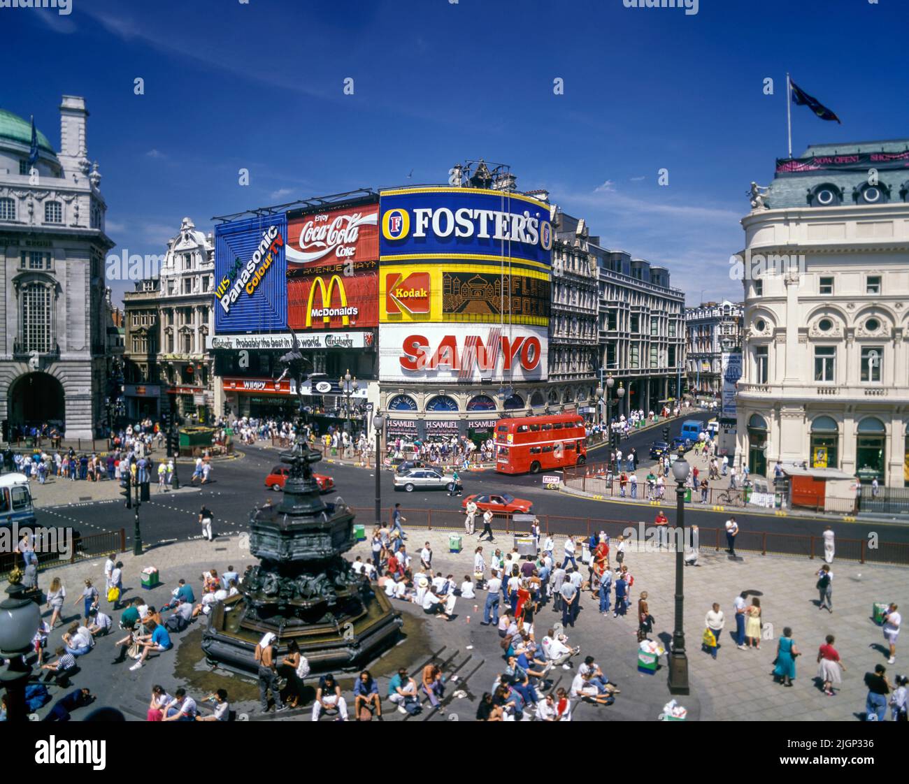 Piccadilly circus 1990s hires stock photography and images Alamy