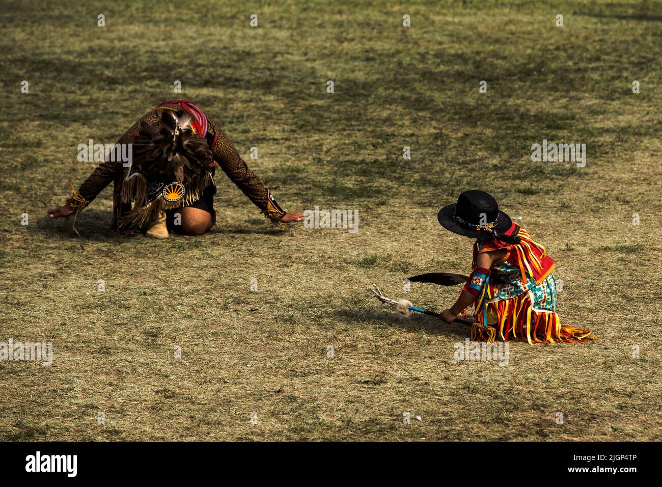 First nations father son hi-res stock photography and images - Alamy