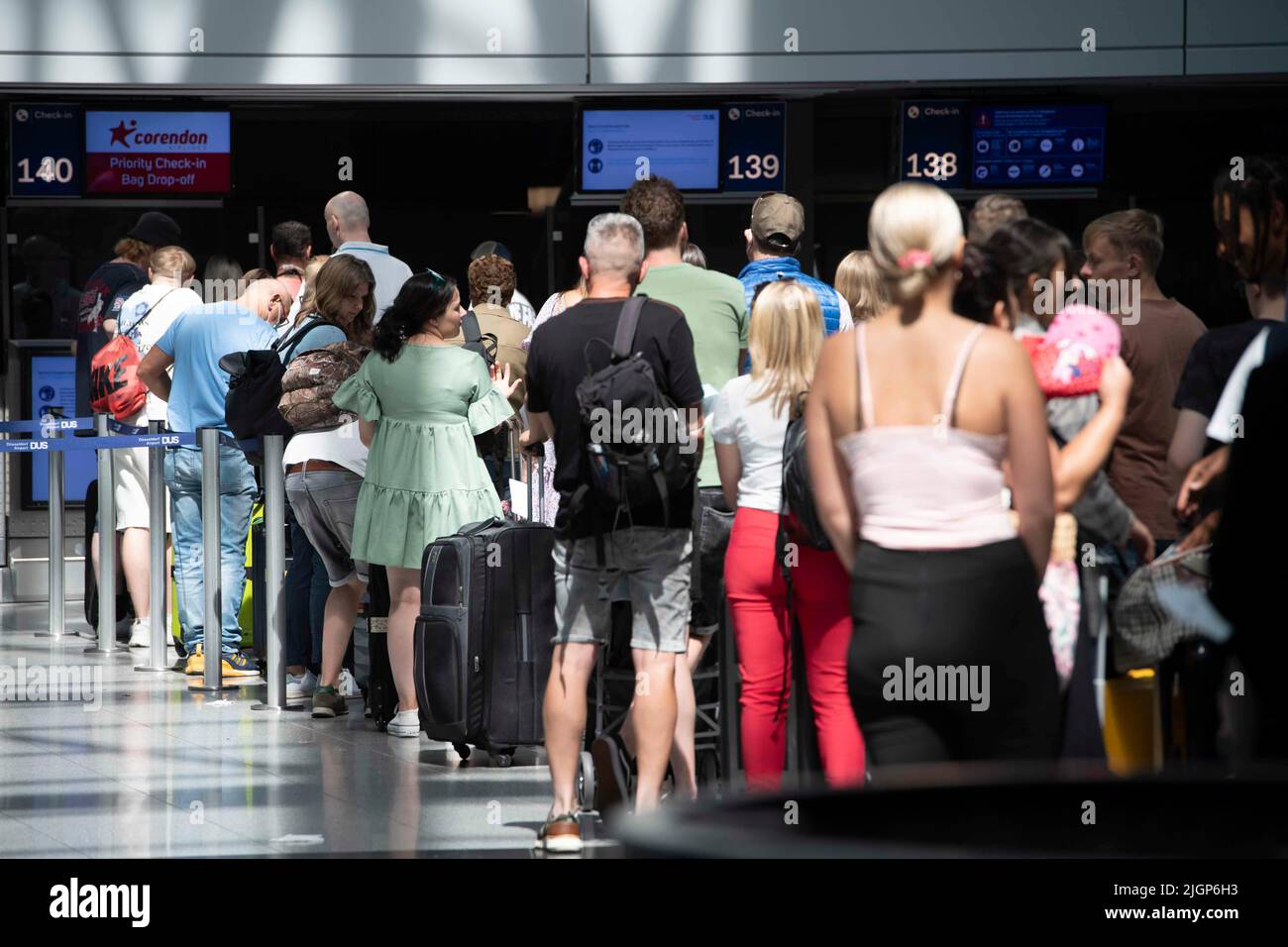 Dusseldorf airport terminal hi-res stock photography and images - Page 12 - Alamy