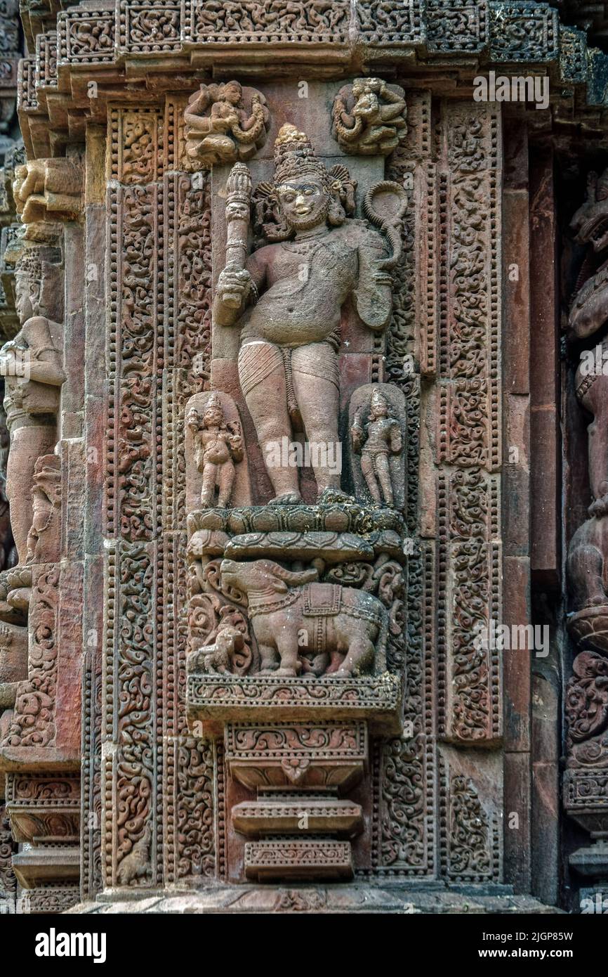 07 21 2007 Stone sculpture on outside wall of Rajarani Temple