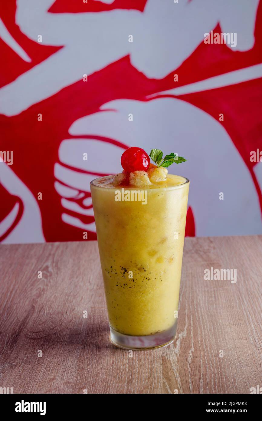 delicious natural juices to share with friends and family enjoying good