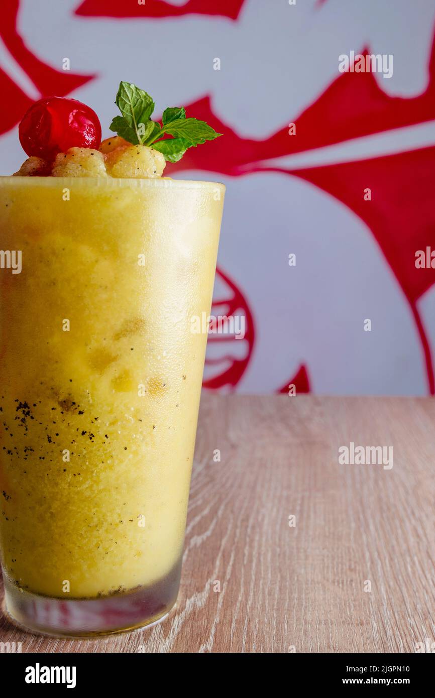 delicious natural juices to share with friends and family enjoying good