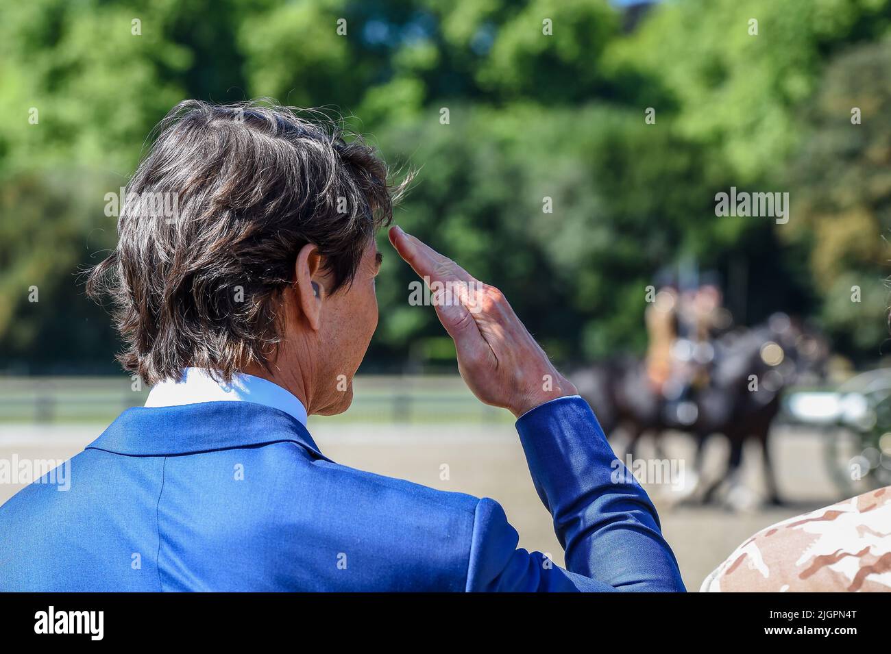 Windsor Castle, Windsor, Berkshire, UK. 8th July 2022. EMBARGOED UNTIL 12th JULY  Tom Cruise meeting members of the King's Troop Royal Horse Artillery, who he introduced during the Platinum Jubilee Celebration back in May, on a private visit in the Private Grounds of Windsor Castle   Credit:Peter Nixon/Alamy Live News Stock Photo