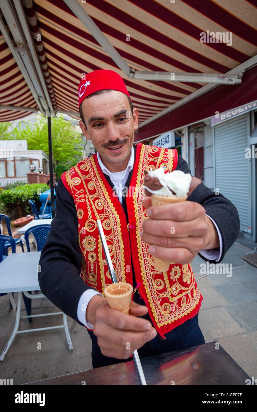 Turkish ice cream man hi-res stock photography and images - Alamy Turkish ice cream man hi-res stock photography and images - Alamy