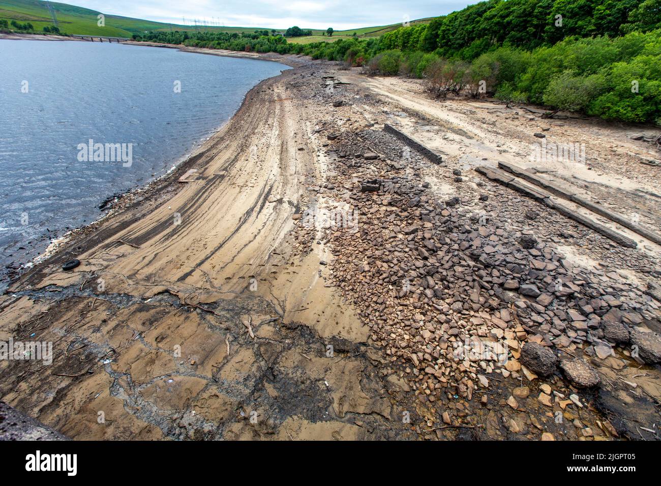 baitings-reservoir-ripponden-calderdale-hi-res-stock-photography-and