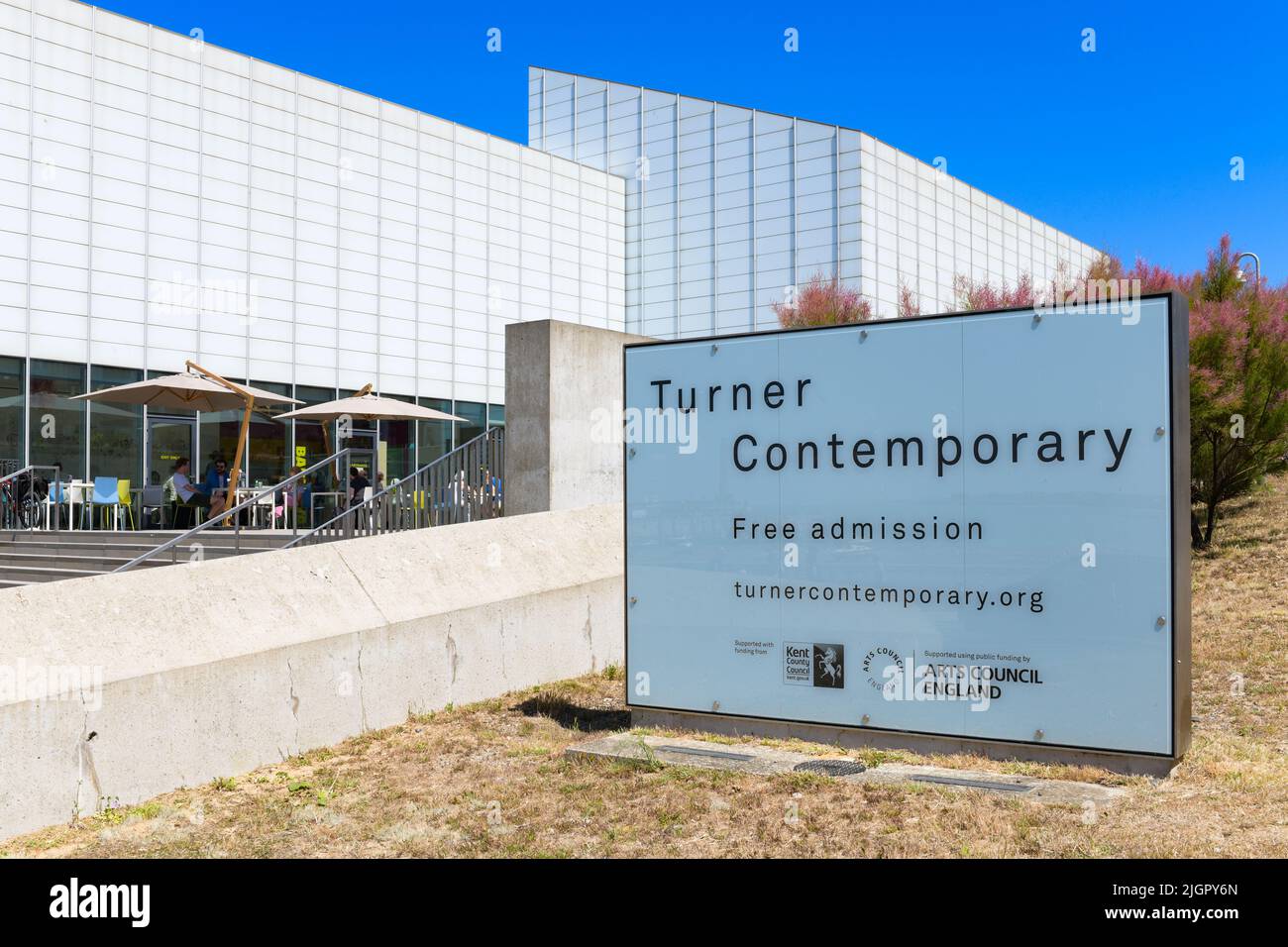 Turner Contemporary free admission sign, Margate, Kent, England, UK Stock Photo