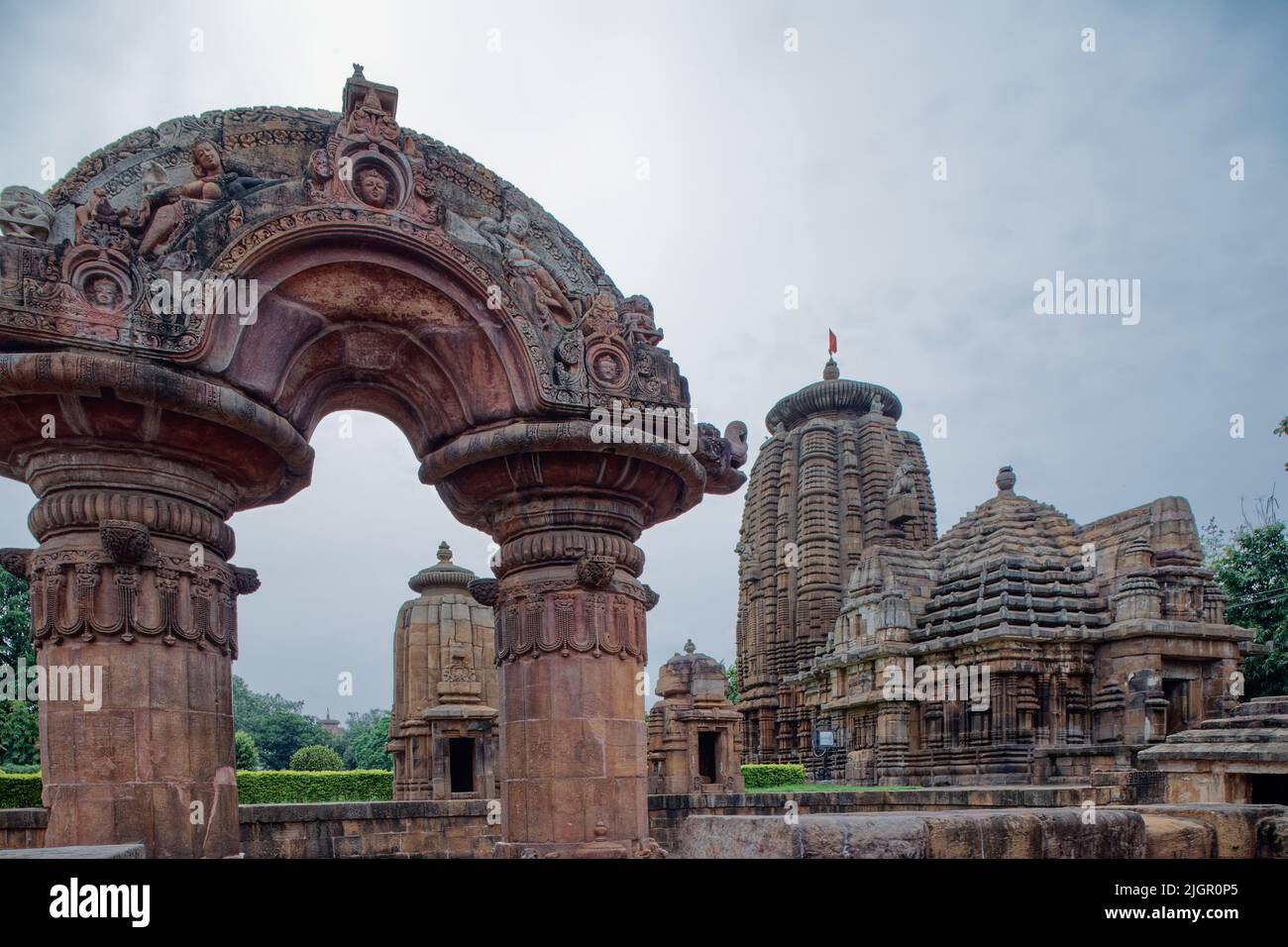 Mukteshwar temple hi-res stock photography and images - Alamy