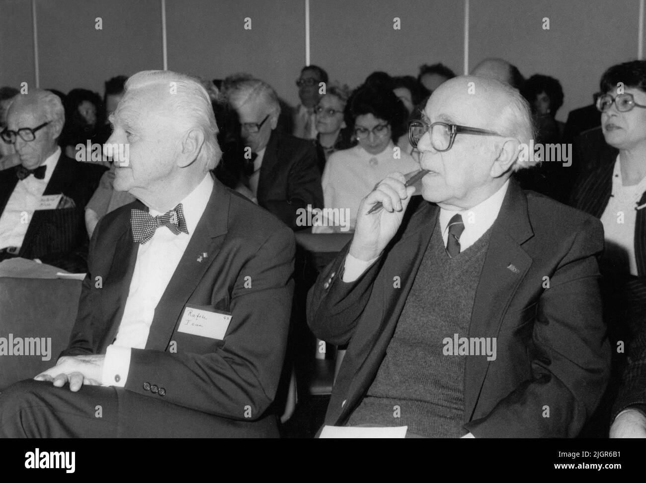 Los Angeles, CA, USA, 1984. Annual congress of the American Romanian Academy of Arts and Sciences. Lawyer & businessman Ion Ratiu and journalist Liviu Floda. Stock Photo
