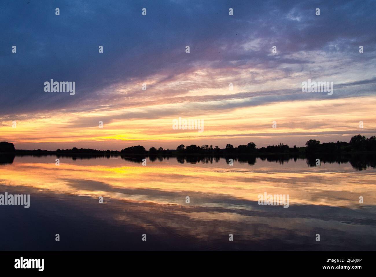 An aerial view of a beautiful sea during the sunset Stock Photo - Alamy
