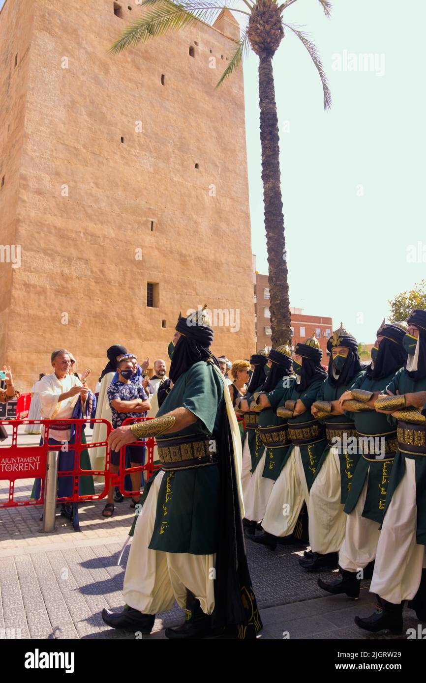 9 octubre 2021. Torrent, Valencia, Spain. Image of a group of people dressed as Moors and Christians, during the Torrent festivities, Valencia, Spain. Stock Photo
