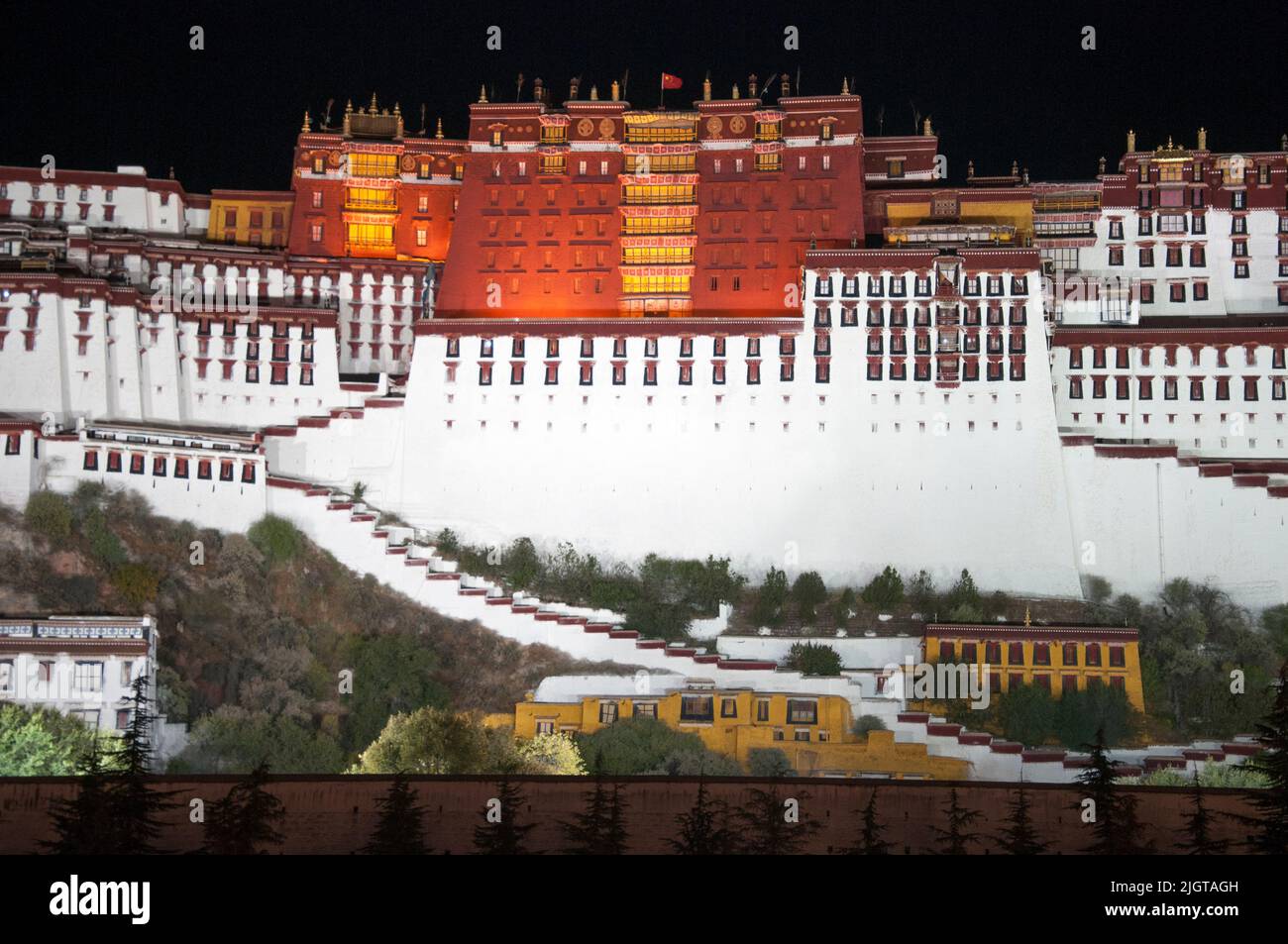 Potala Palace at night, Lhasa, Tibet, China, until 1959 the winter seat of the Dalai Lama's theocratic government of independent Tibet Stock Photo