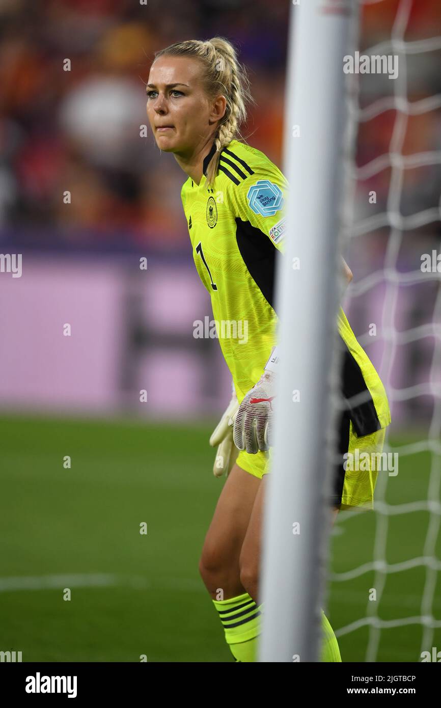 Merle Frohms (Germany Women) during the Uefa Women s Euro England 2022 match between Germany 2-0 Spain at Brentford Community Stadium on July 12 2022 in London, England. Credit: Maurizio Borsari/AFLO/Alamy Live News Stock Photo
