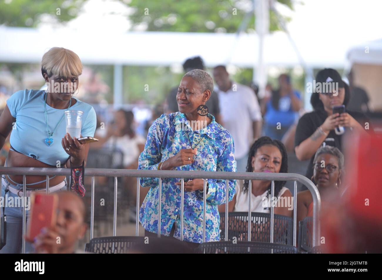 MIRAMAR, FL - JULY 10: Atmosphere during The First Annual Woman 2 Woman Empowerment Concert at Miramar Regional Park Amphitheater on July 10, 2022 in Fort Lauderdale, Florida. (Photo by JL/Sipa USA) Stock Photo