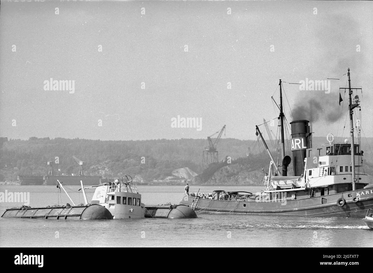 Salvage of the tugboat Tor. The picture was probably taken in September