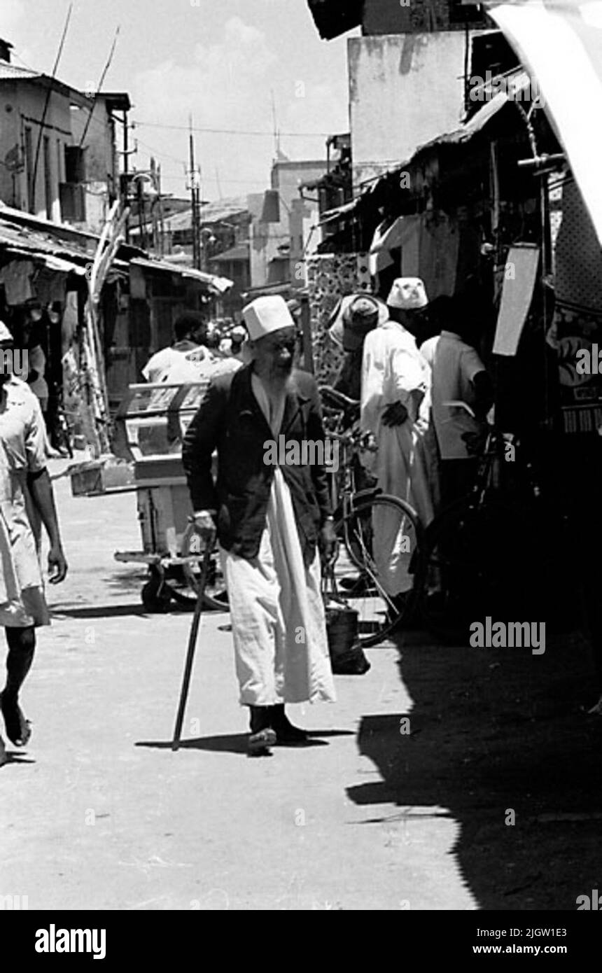 African man walking Black and White Stock Photos & Images - Alamy