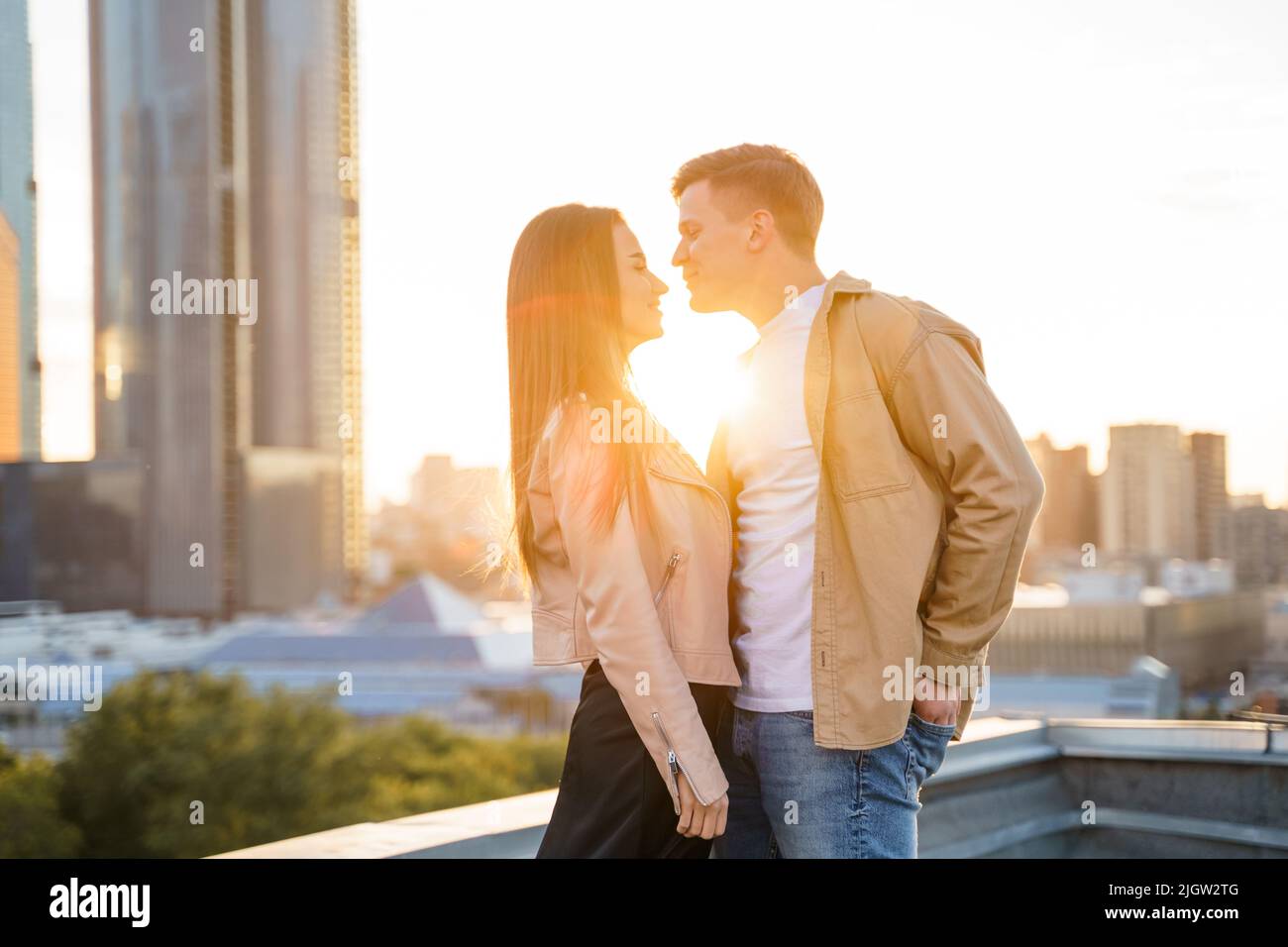 Guy girl kissing on city hi-res stock photography and images - Alamy