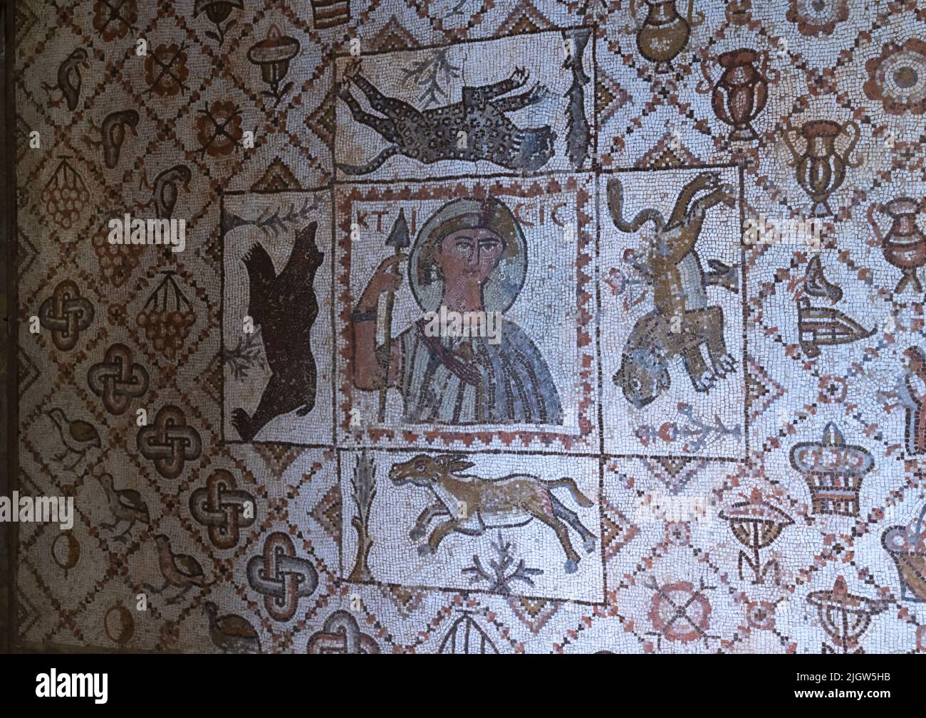 Mosaic tiles roman ancient byzantine hi-res stock photography and ...