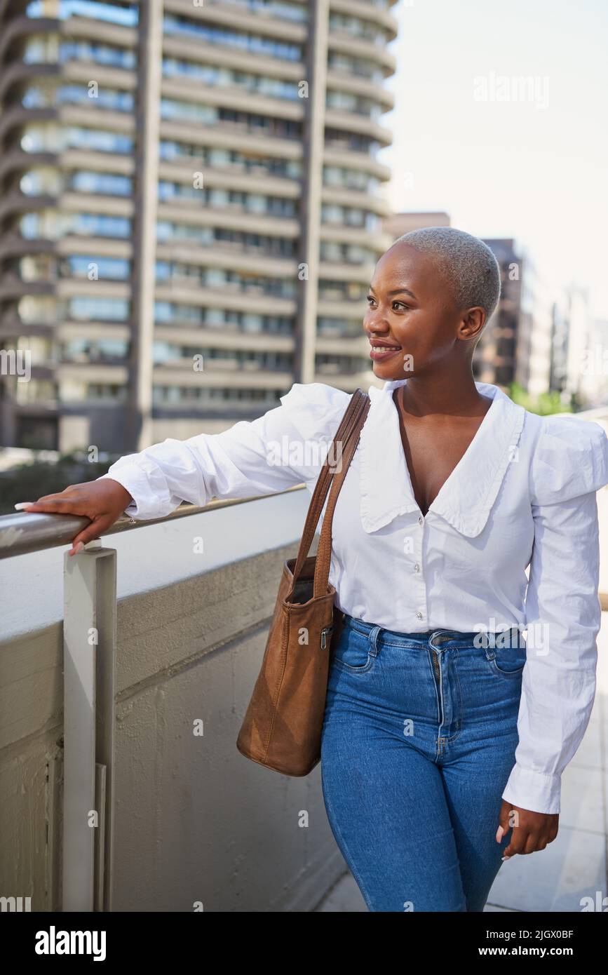 Black woman in office hi-res stock photography and images - Alamy