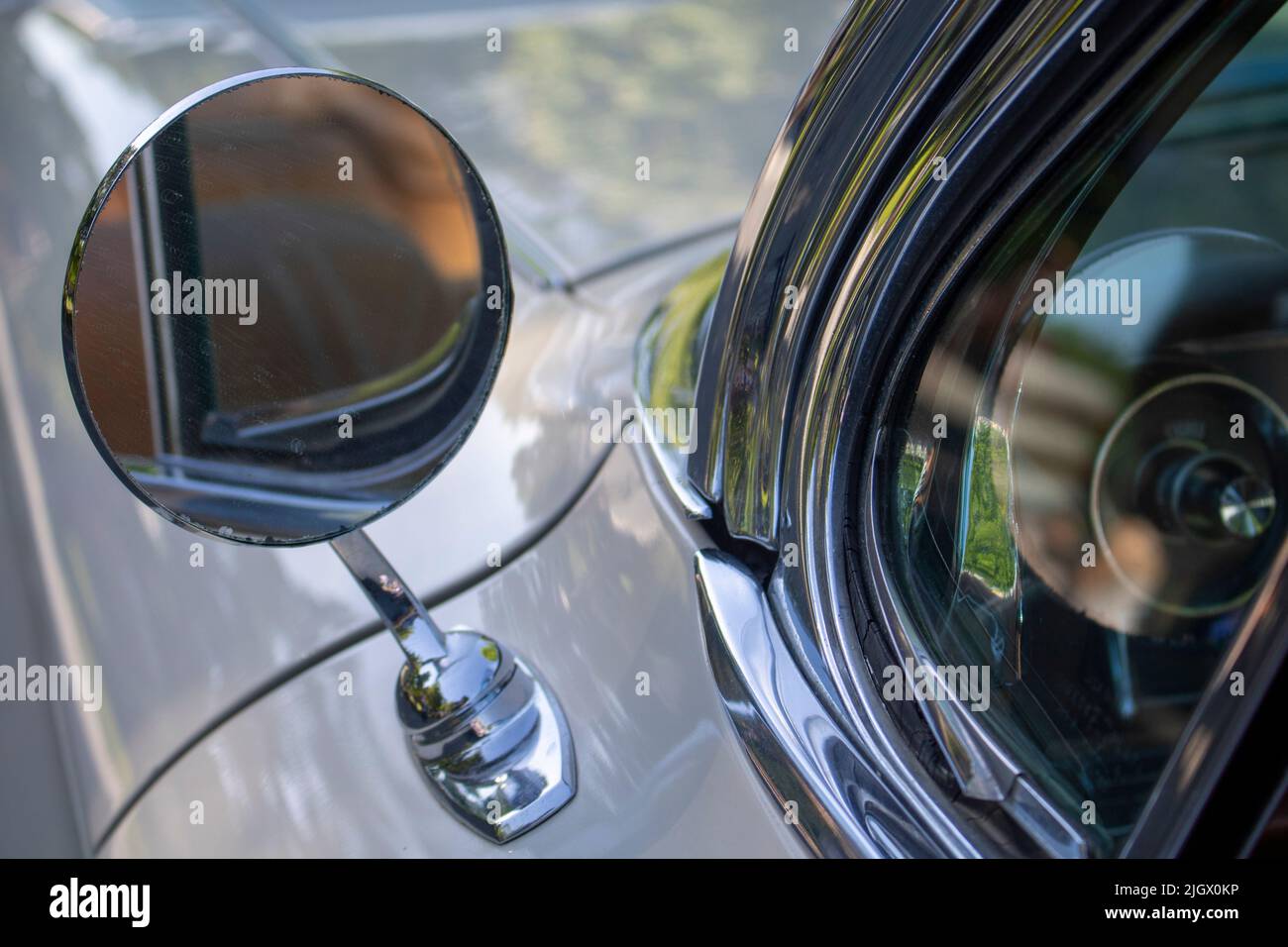 round rear view morror of a classic car Stock Photo - Alamy