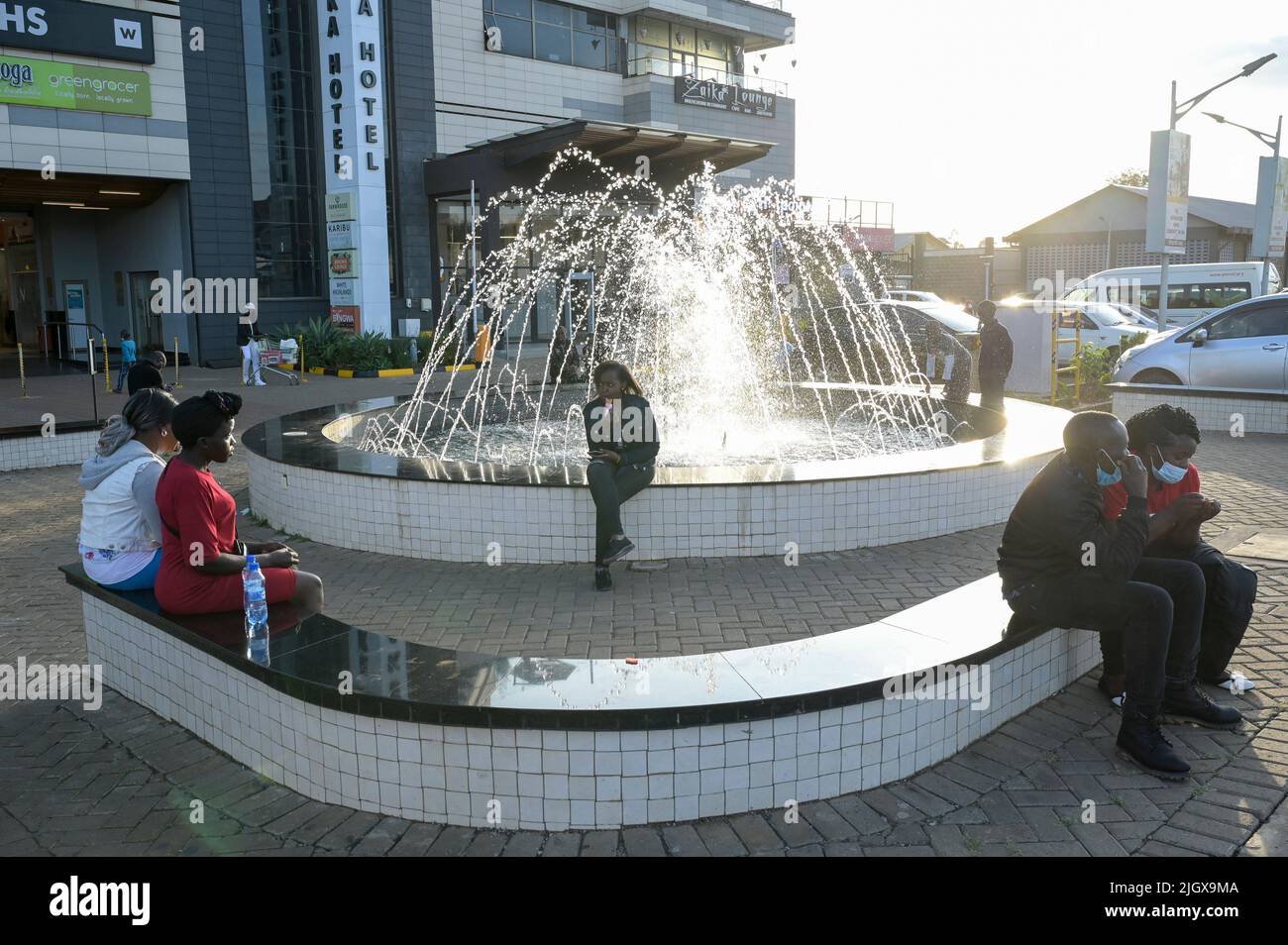 KENYA, Eldoret, Rupa Mall shopping center, water fountain / KENIA