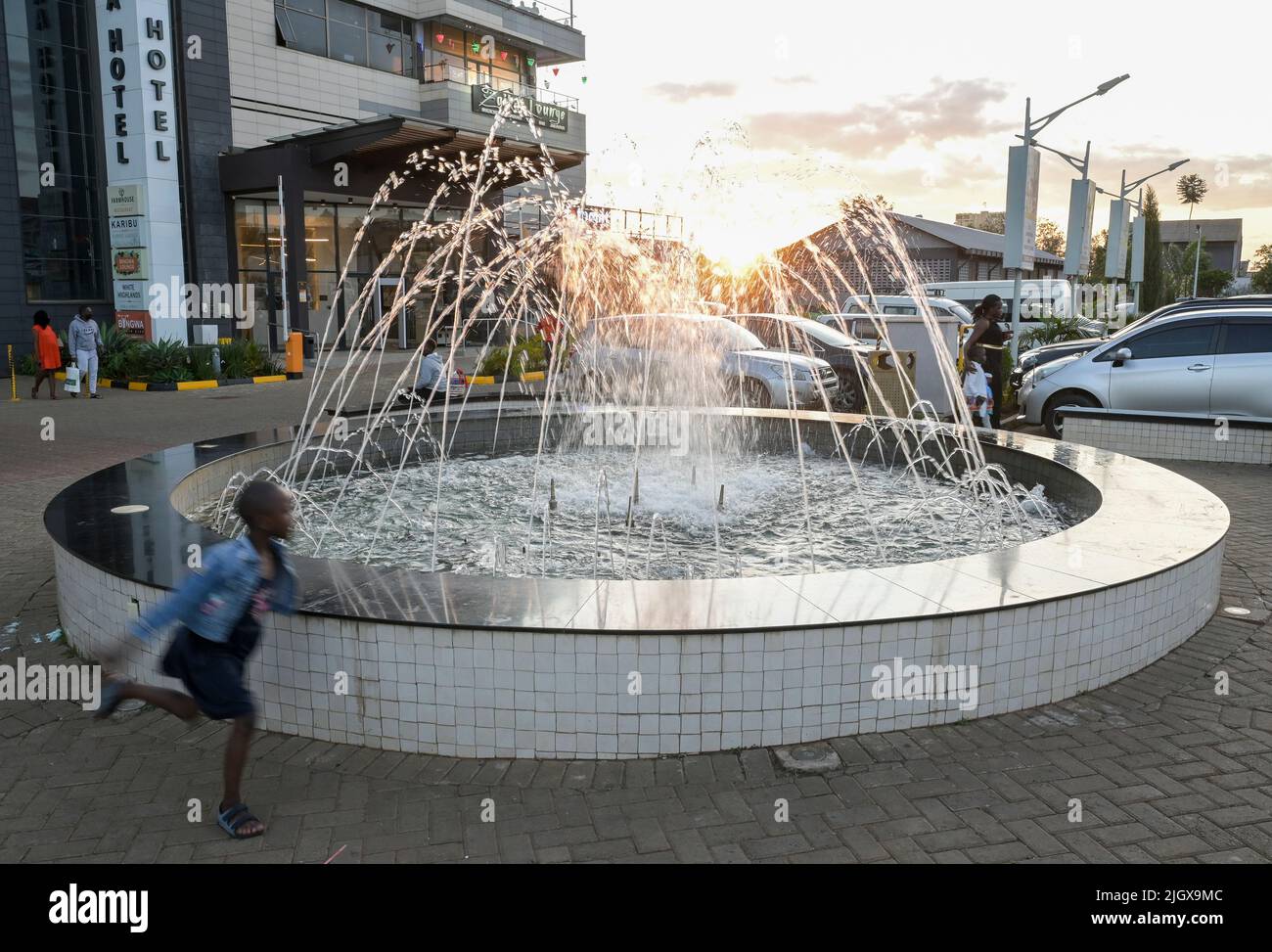KENYA, Eldoret, Rupa Mall shopping center, water fountain / KENIA