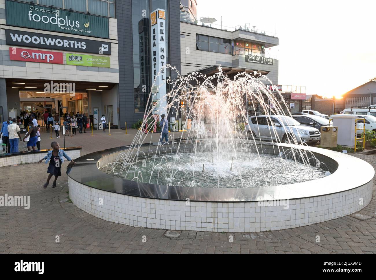KENYA, Eldoret, Rupa Mall shopping center, water fountain / KENIA