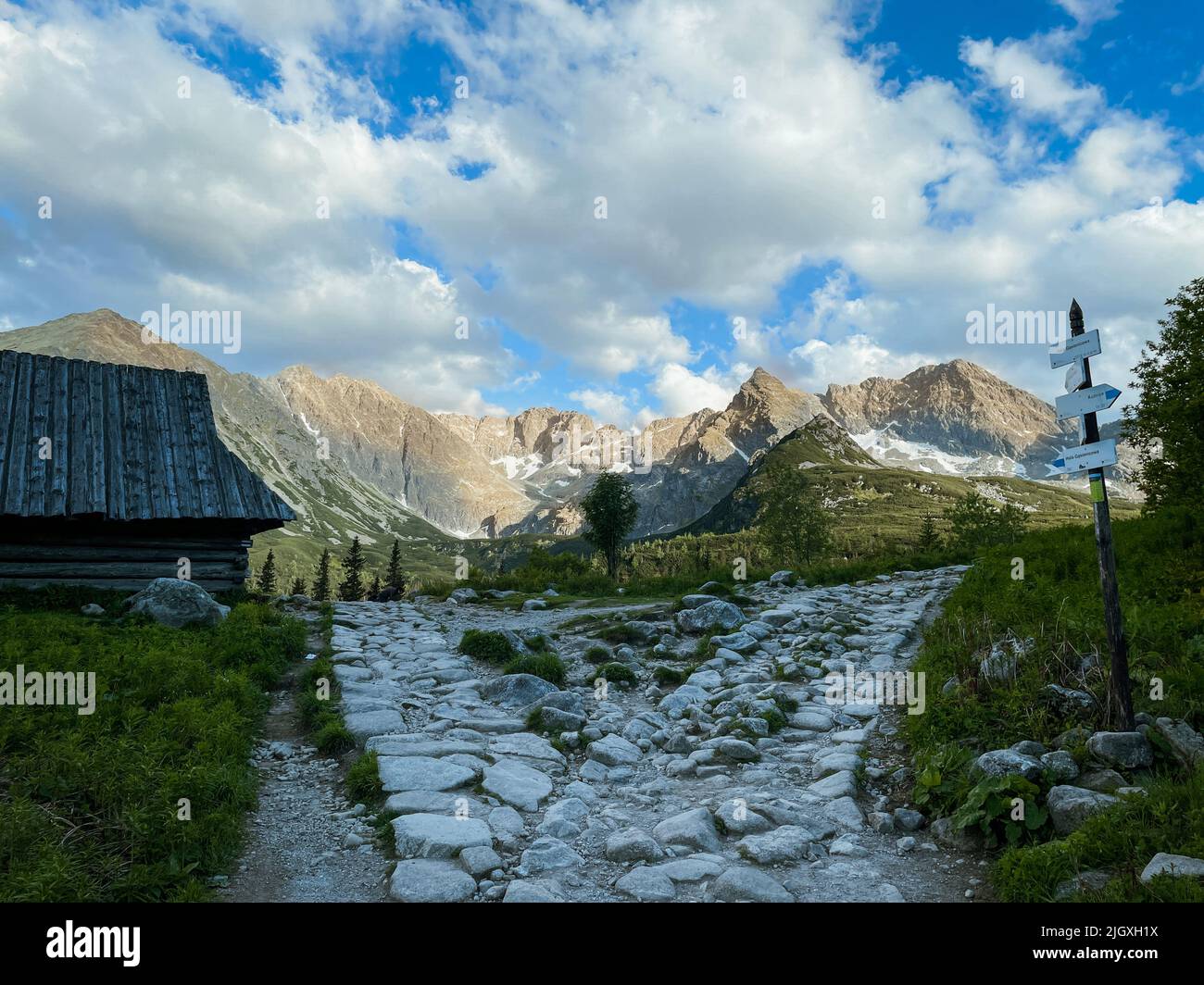 Path in mountains hi-res stock photography and images - Alamy