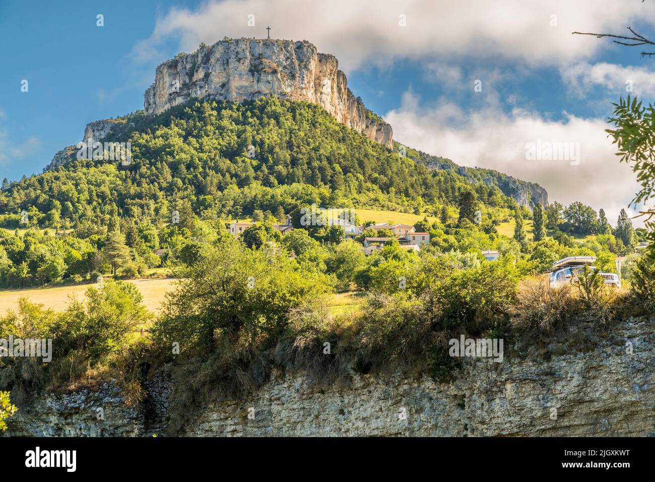 Below the rock of Le Vellan it is located the small village of Plan-de-Baix (Die, France) Stock Photo