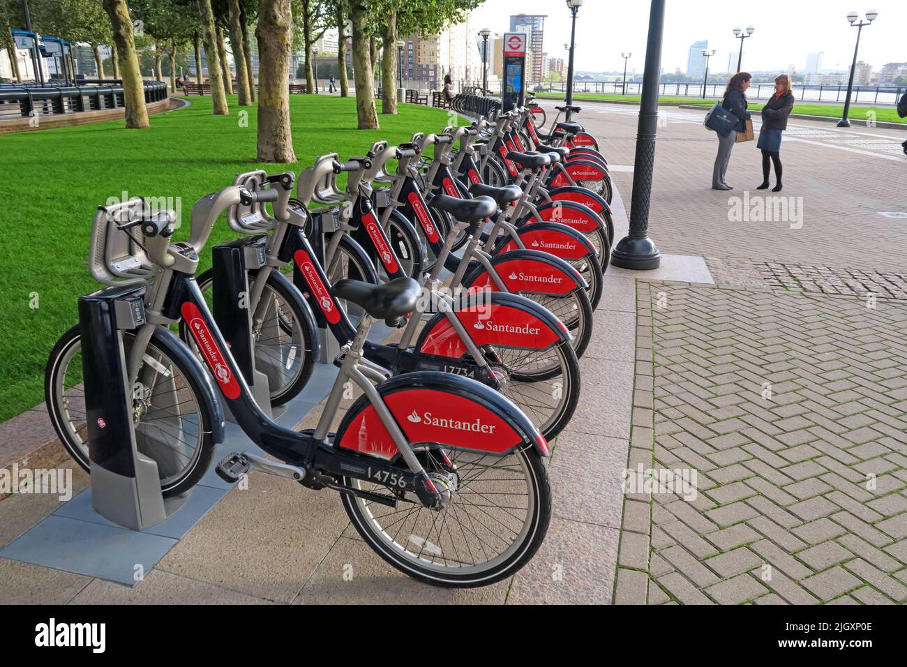 Santander, London Boris Bike Scheme, at Canary Wharf, East London, England, UK Stock Photo