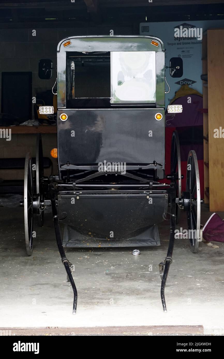 traditional Amish buggy, Amish farn, Lancaster, Pennsylvania, USA, North America Stock Photo