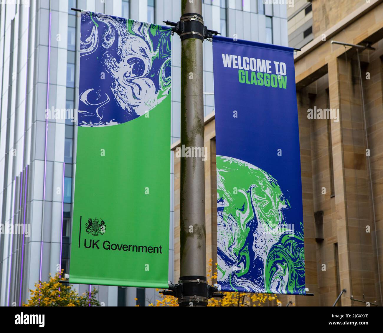Glasgow, Scotland - October 12th 2021: A sign welcoming visitors to the city of Glasgow in Scotland, coinciding with the UN Climate Change Conference Stock Photo