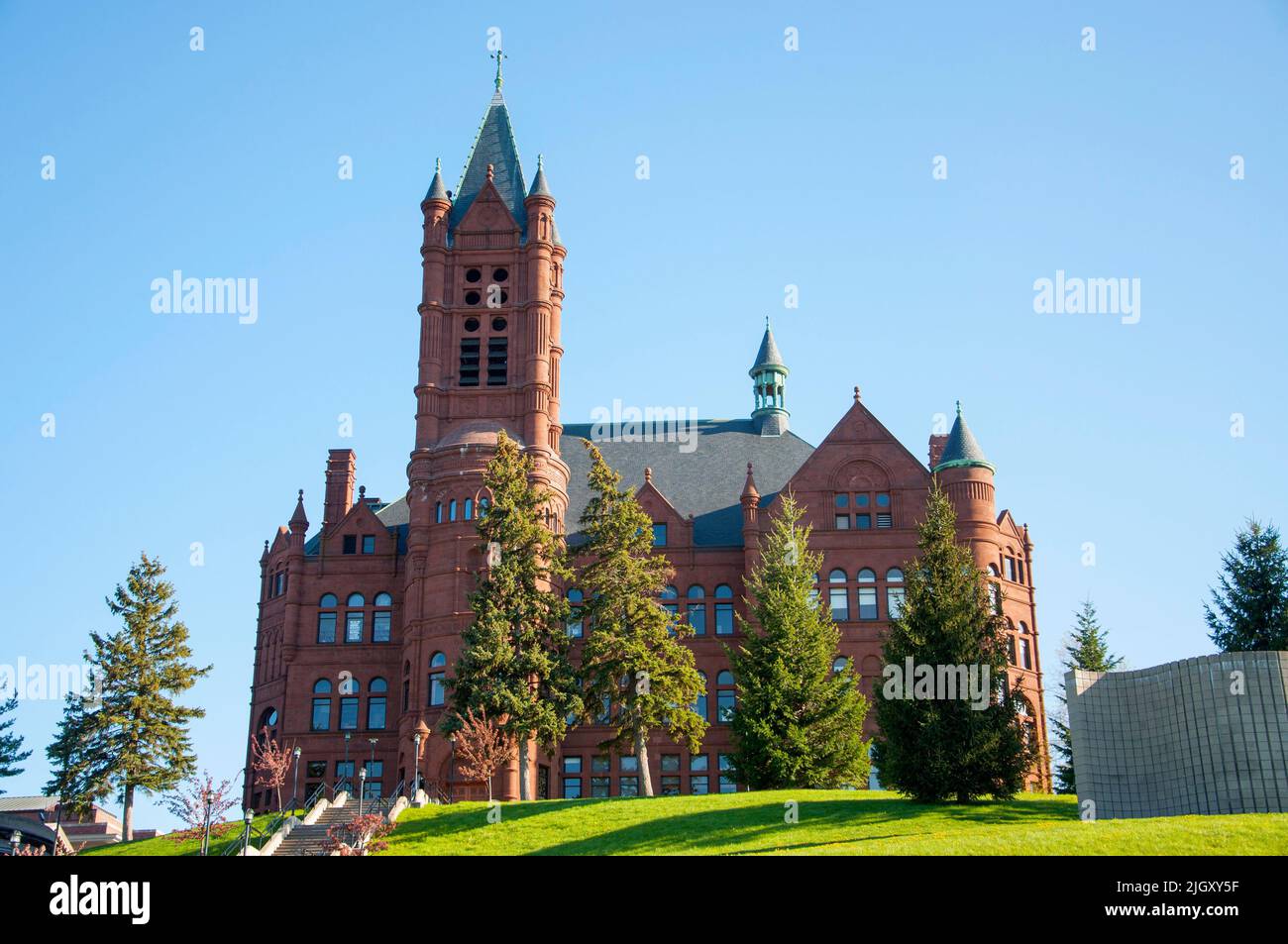 John Crouse Memorial College in Syracuse University, Syracuse, New York State NY, USA. This Romanesque building, built in 1889, was the first college Stock Photo