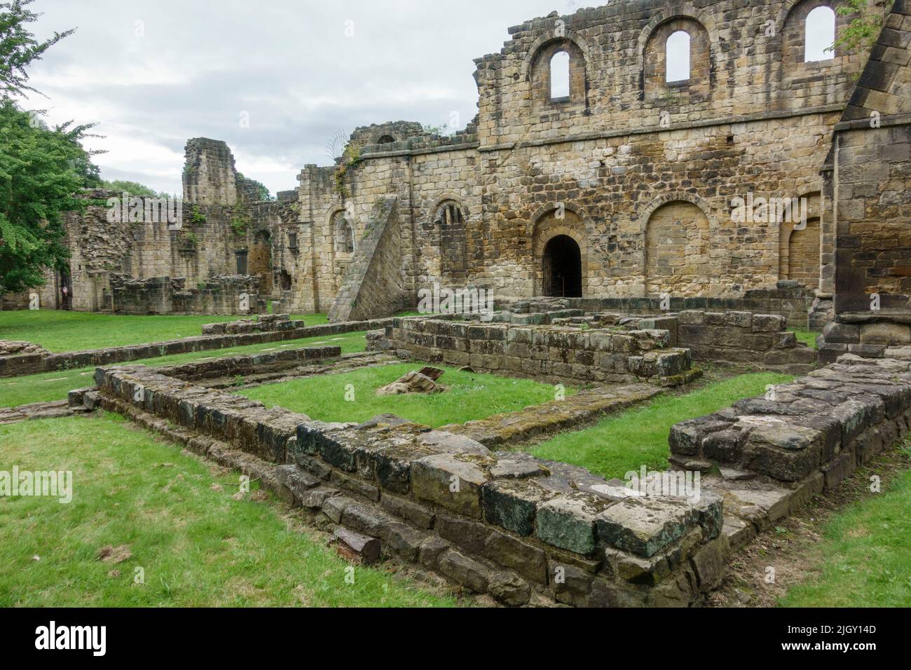 Exterior view of the grounds of Kirkstall Abbey, a ruined Cistercian monastery in Kirkstall, north-west of Leeds, West Yorkshire, England. Stock Photo