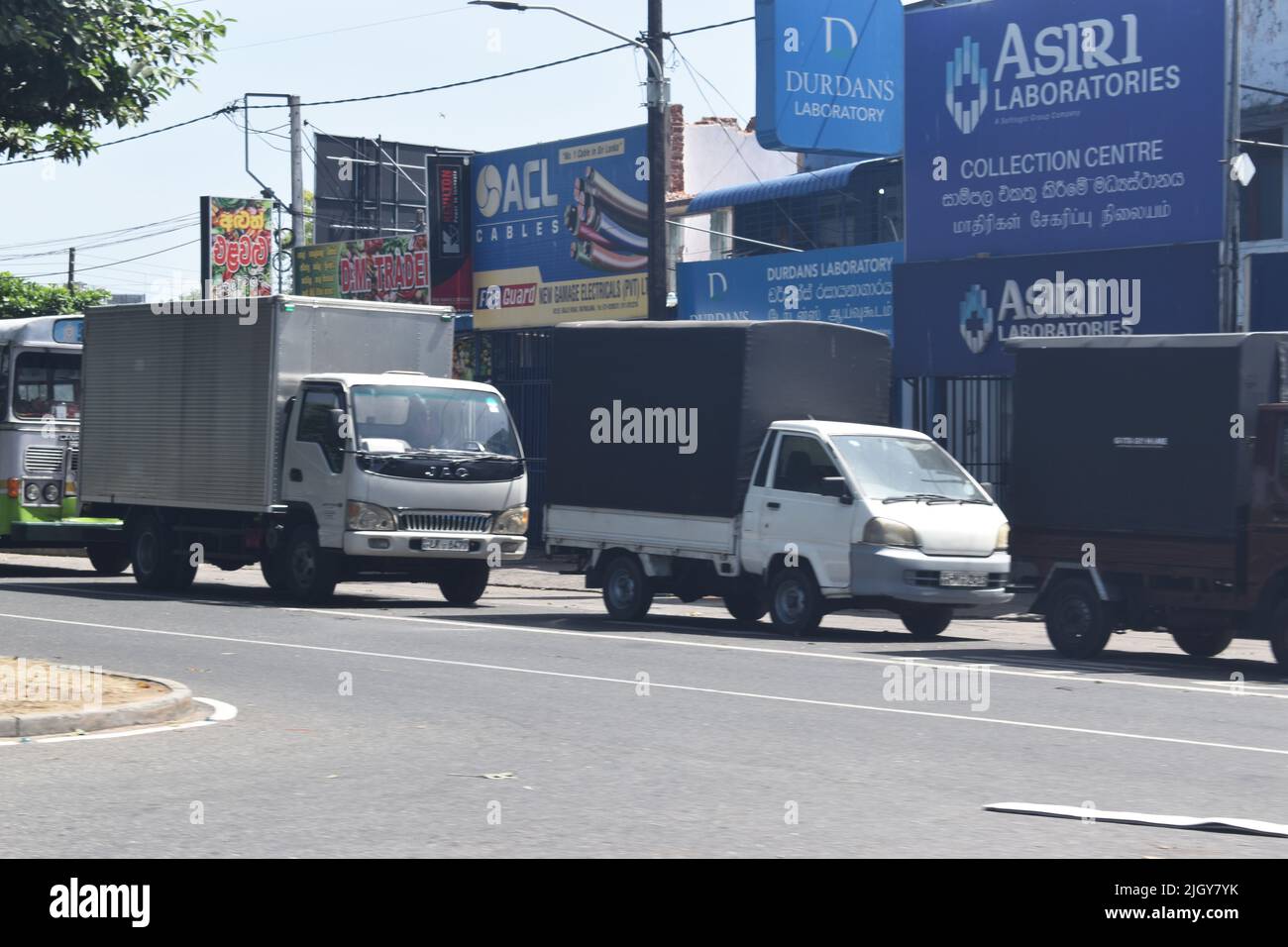 Fuel queues sri lanka hi-res stock photography and images - Alamy