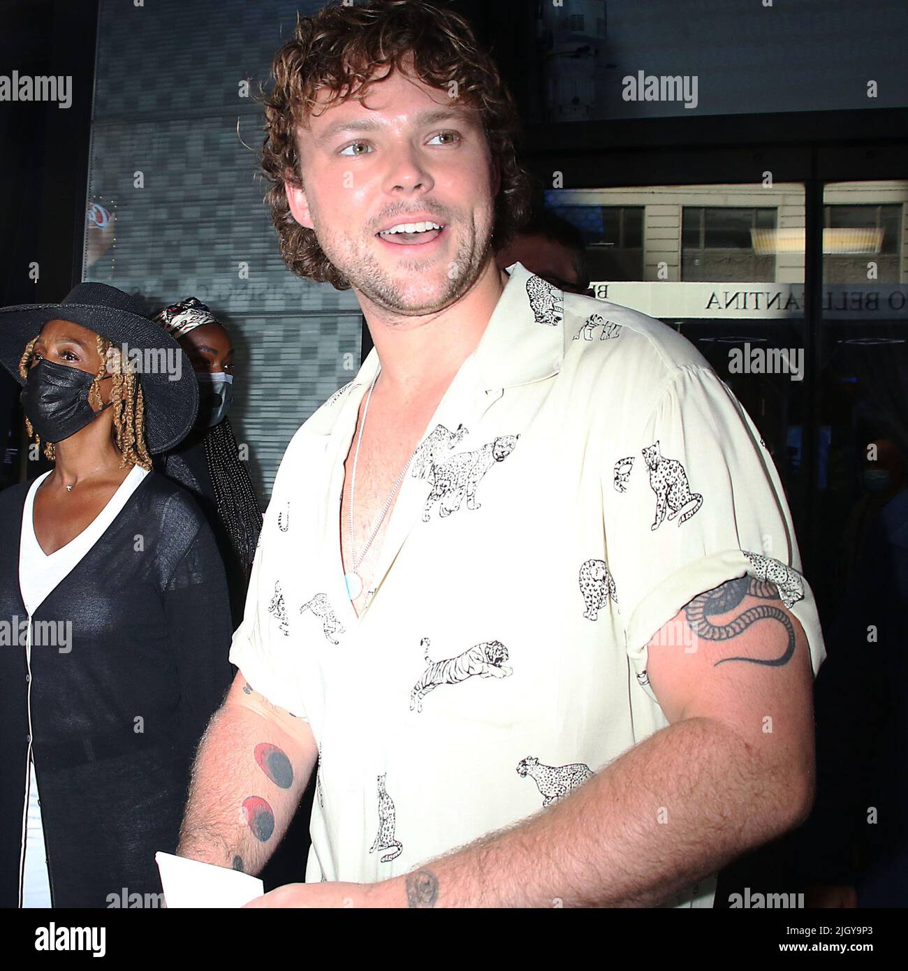 5 Seconds Of Summer At Good Morning America -PICTURED: Luke Hemmings  -LOCATION: New York USA -DAYE: 13 Jul 2022 -CREDIT: ROGER  WONG/INSTARimages.com Stock Photo - Alamy