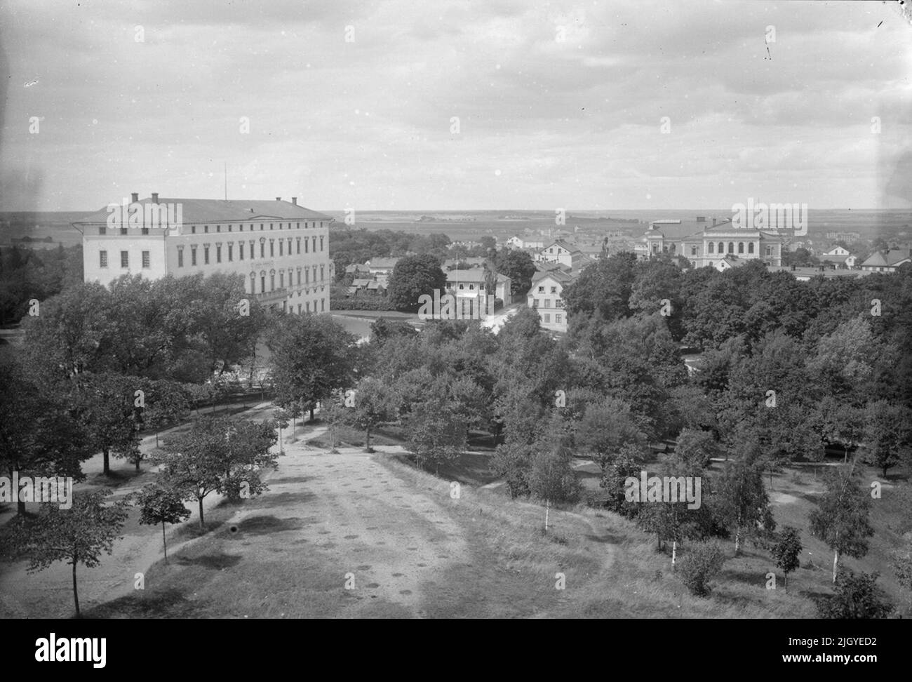 Uppsala University Library, Övre Slottsgatan and University House from