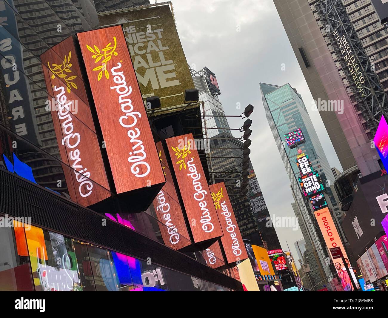 The Olive Garden Italian Restaurant in Times Square is popular with tourists, NYC  2022 Stock Photo