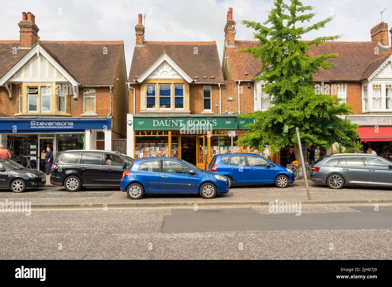 Row of shops on the road through Summertown, Oxford, UK 2022 Stock Photo