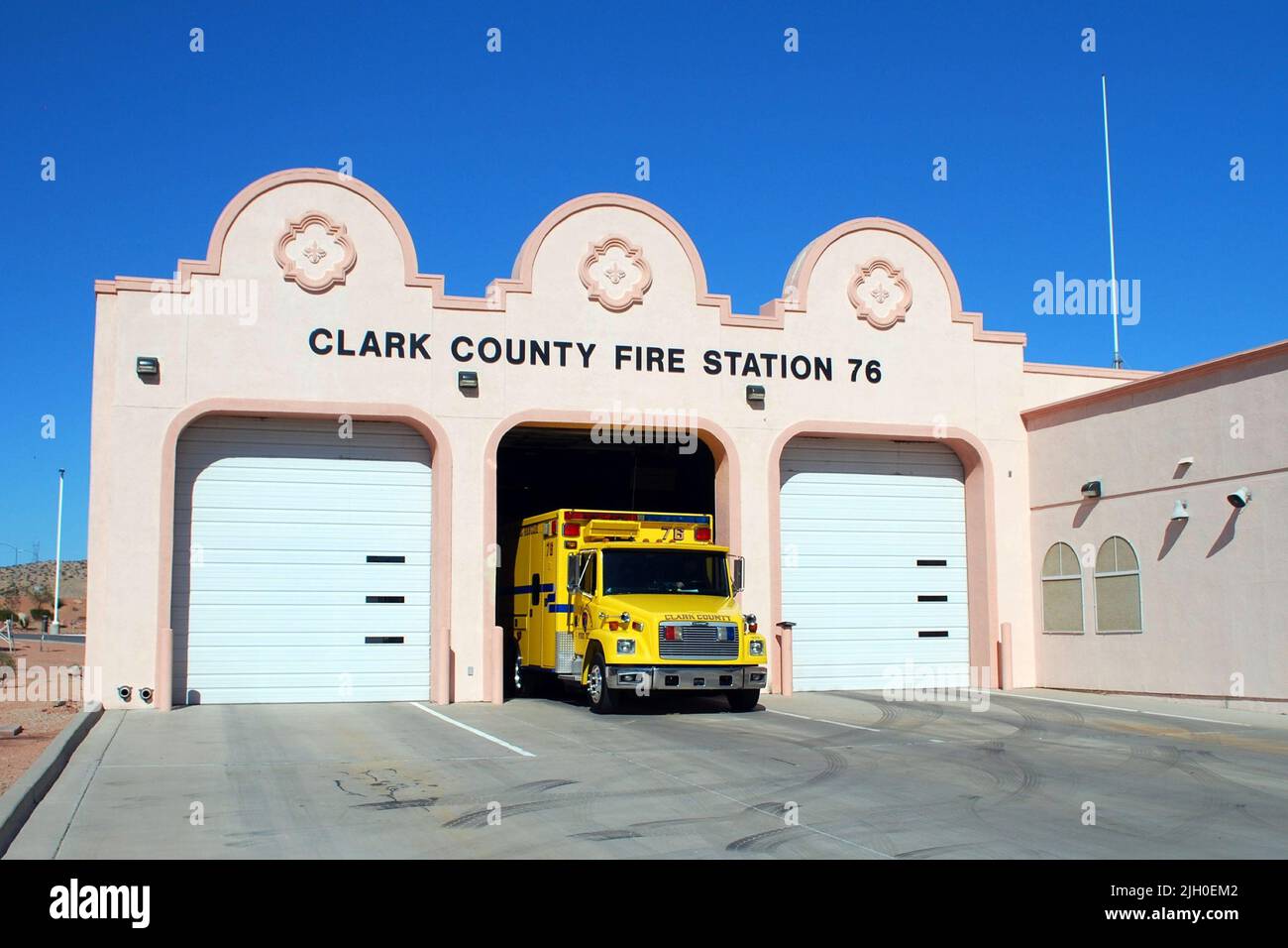 Ambulance truck hires stock photography and images Alamy