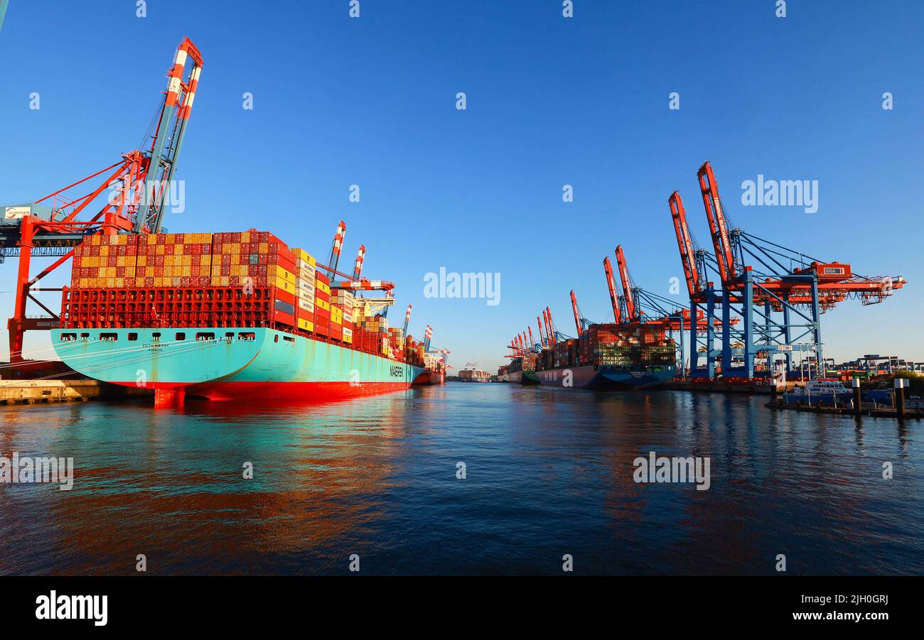 hamburg-germany-14th-july-2022-the-container-ship-cma-cgm-zheng-he
