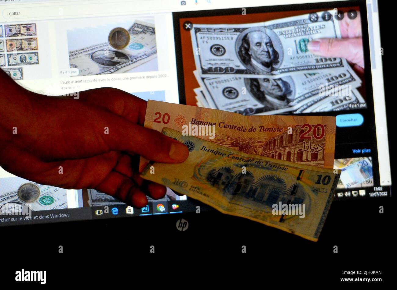 tunisia-13th-july-2022-the-tunisian-dinar-fell-to-a-record-low