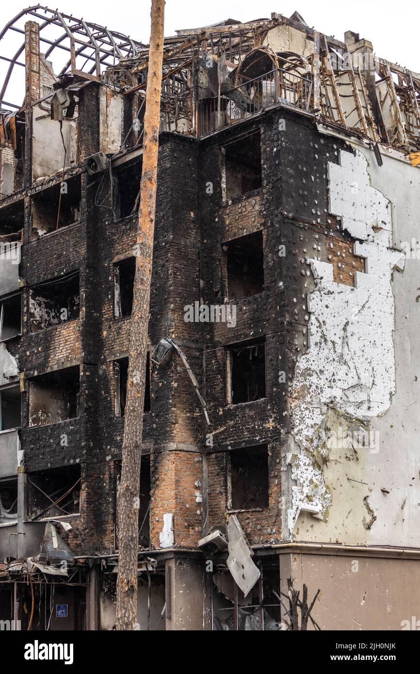 Irpin, Kyev region Ukraine - 09.04.2022: Cities of Ukraine after the Russian occupation. Destroyed buildings on the streets of Irpen. Broken, shelled Stock Photo