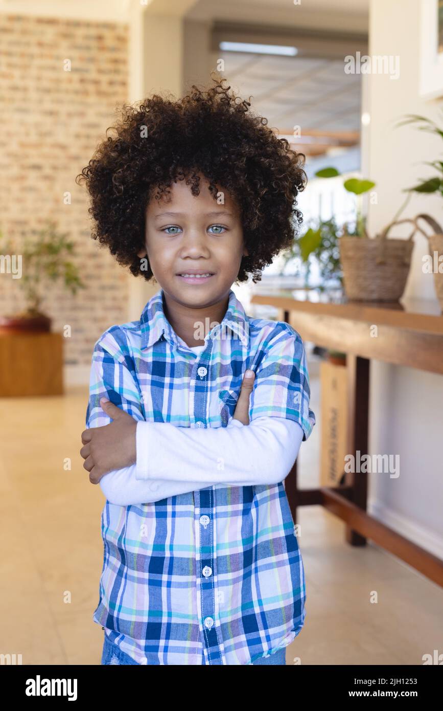 Boy hairstyle hi-res stock photography and images - Alamy Boy hairstyle hi-res stock photography and images - Alamy