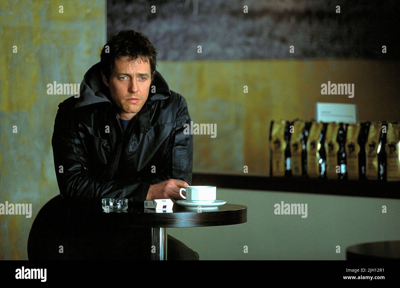 Hugh Grant About A Boy 2002 Stock Photo Alamy