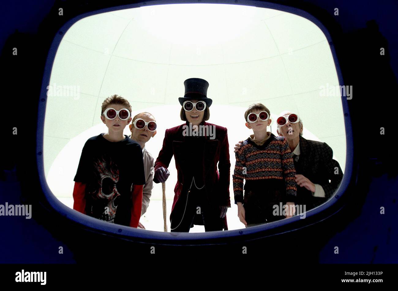 FRY,GODLEY,DEPP,HIGHMORE,KELLY, CHARLIE AND THE CHOCOLATE FACTORY, 2005 Stock Photo
