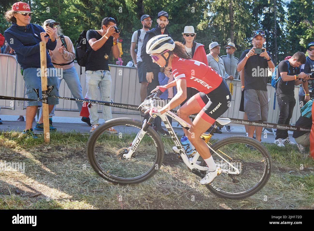 Lenzerheide, Schweiz. 8. Juli 2022. Jolanda Neff während des Cross Country Short Track der Damen Elite am UCI Mountain Bike World Cup 2022 in Lenzerhe Stock Photo